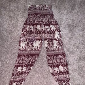Red elephant pants L